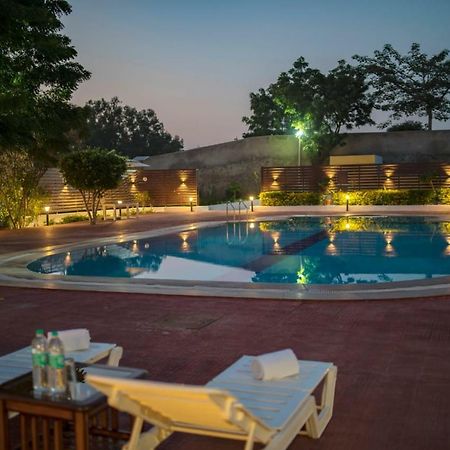 Rishika Clarks Inn Udaipur Exterior photo